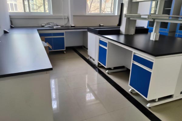 鋼木實(shí)驗(yàn)臺(tái)一般多少錢(qián)一米？