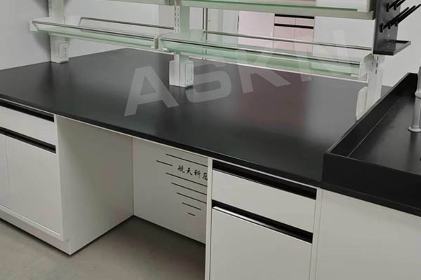 標(biāo)準(zhǔn)全鋼實驗臺定做要求有哪些？